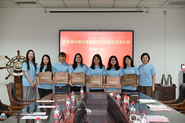 ZZU and PolyU forge deeper ties through exchange program